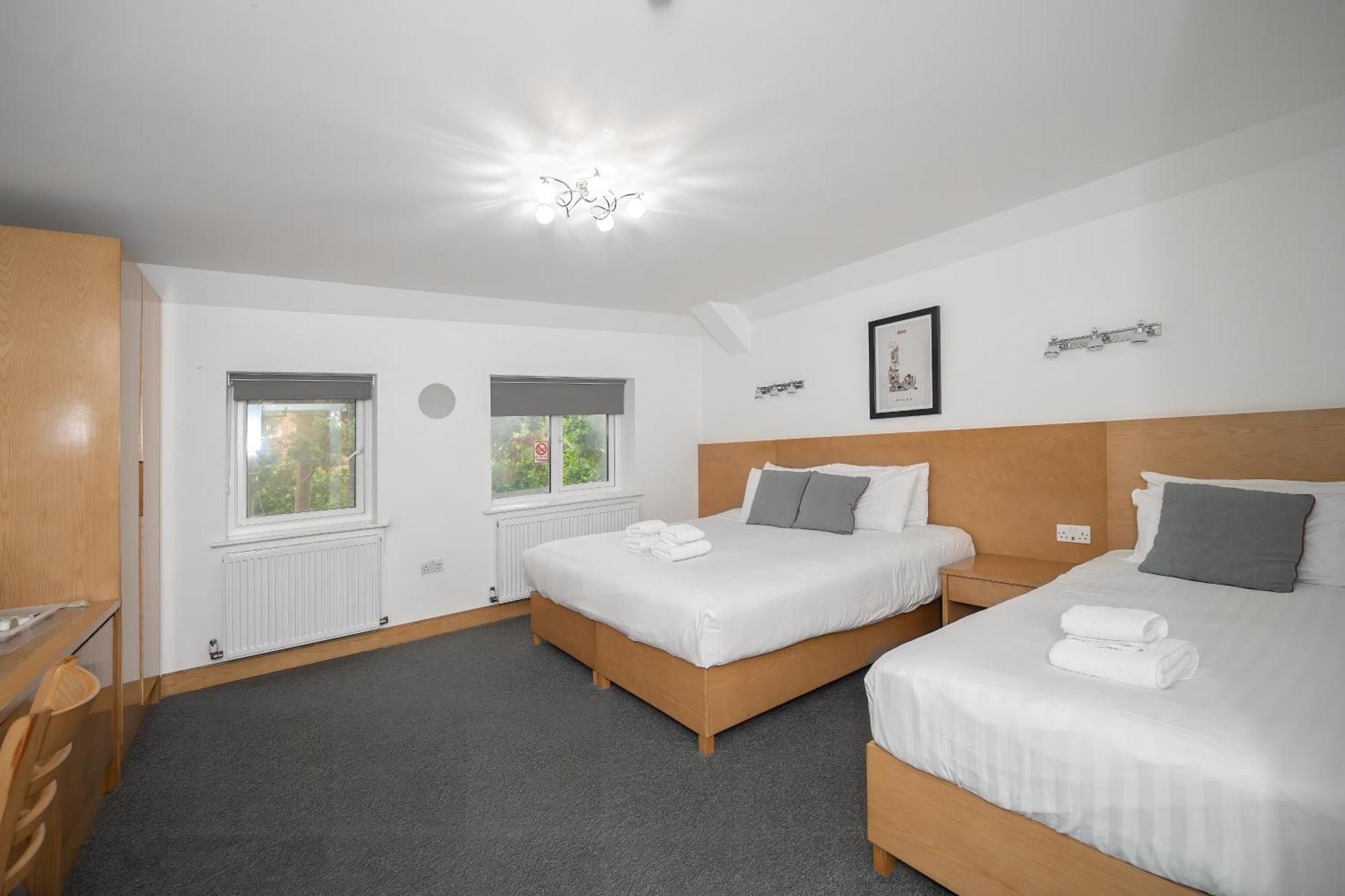 Flexistay Aparthotel Sutton Sutton  Exterior photo