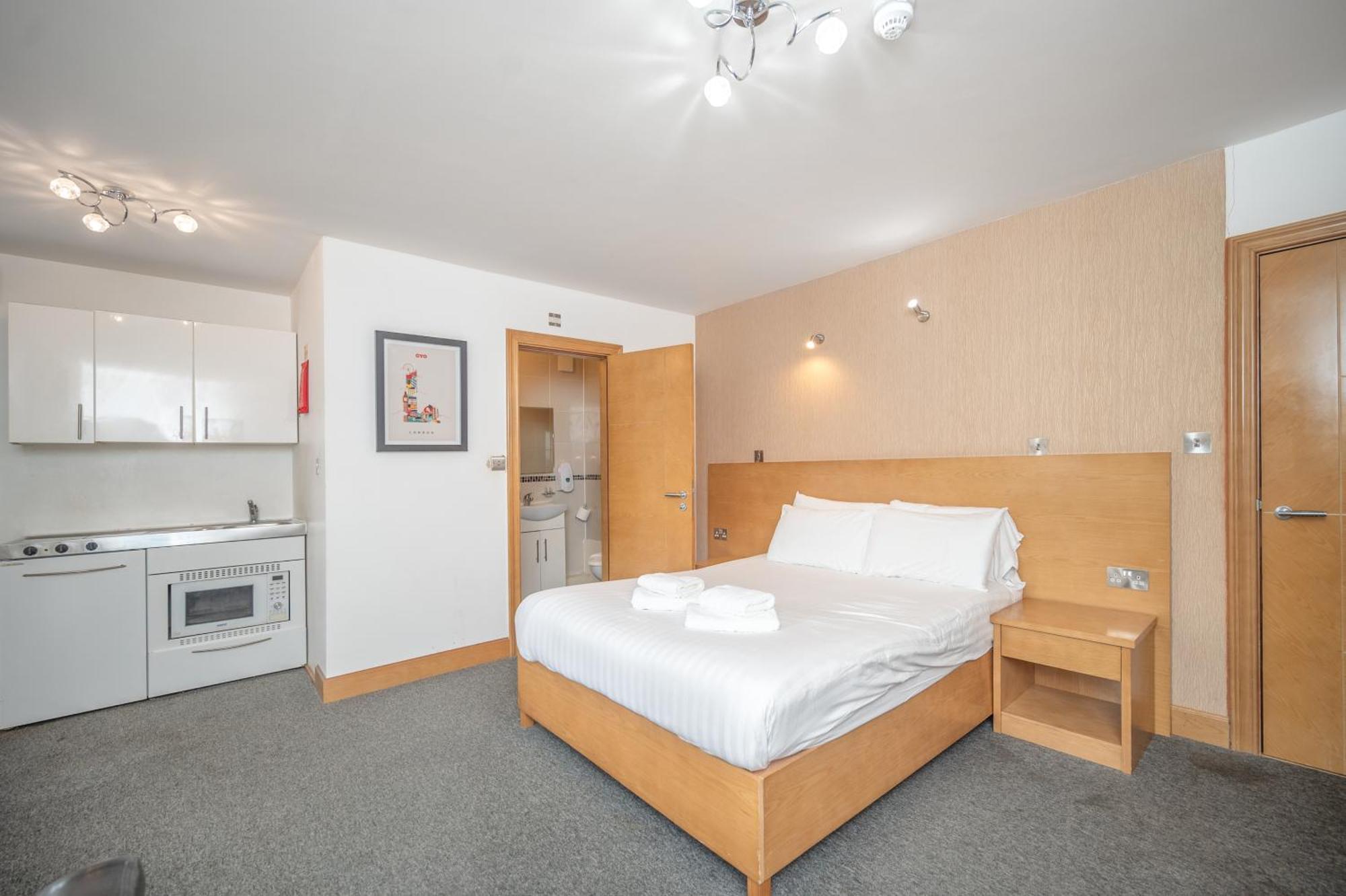 Flexistay Aparthotel Sutton Sutton  Exterior photo