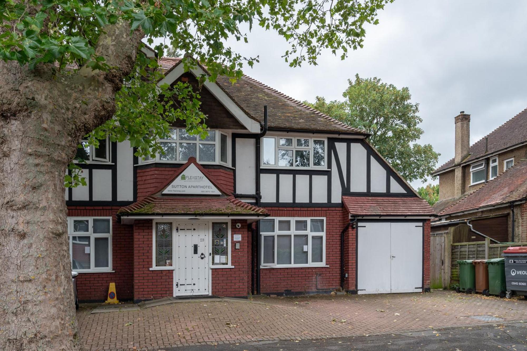 Flexistay Aparthotel Sutton Sutton  Exterior photo